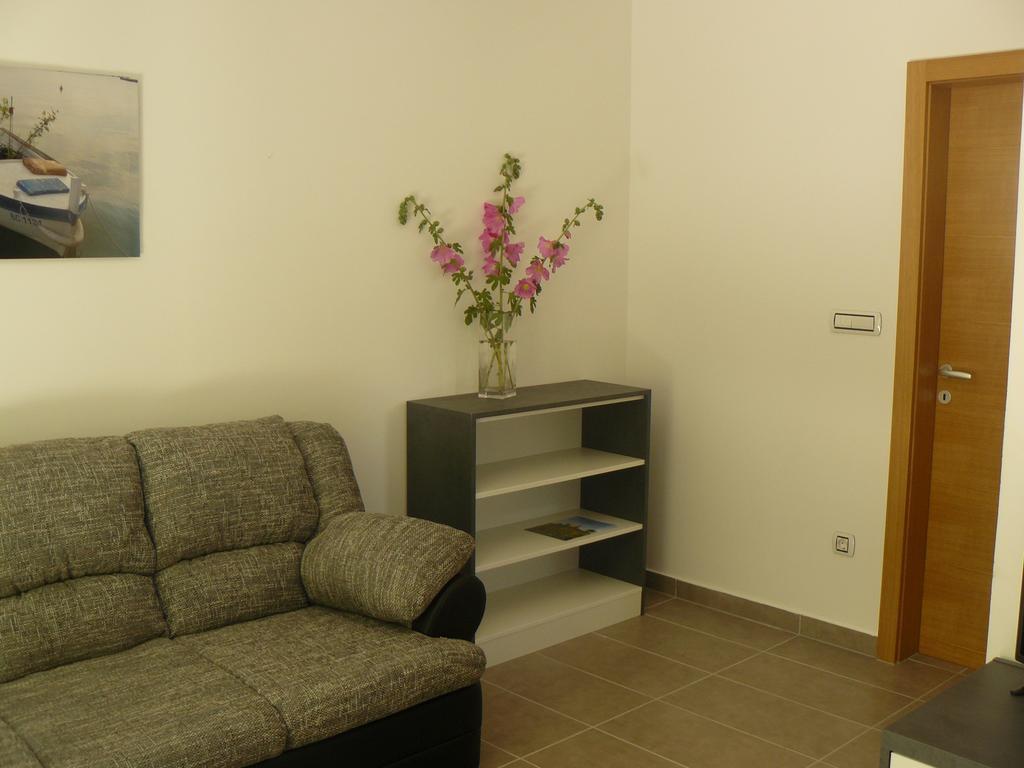 My Nest Accommodation Privlaka  Exterior foto
